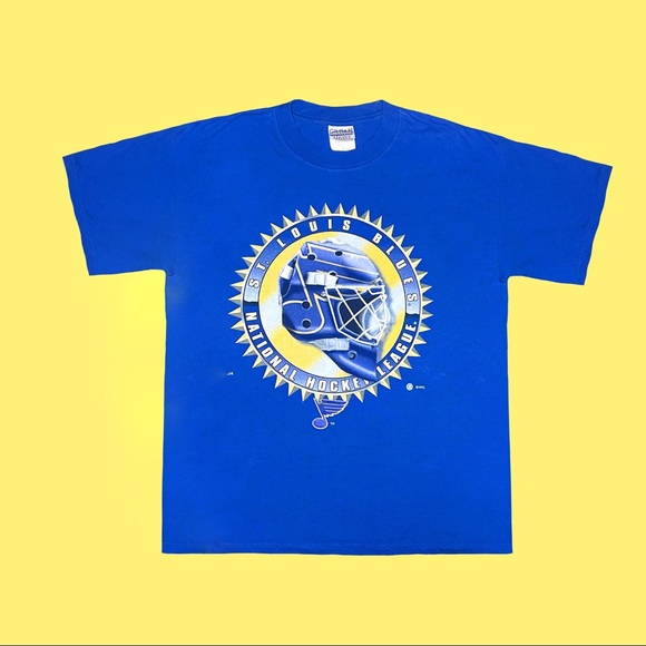 1998 vintage NHL St. Louis Blues hockey goalie helmet tshirt.🥅🏒🚨 - Picture 1 of 3